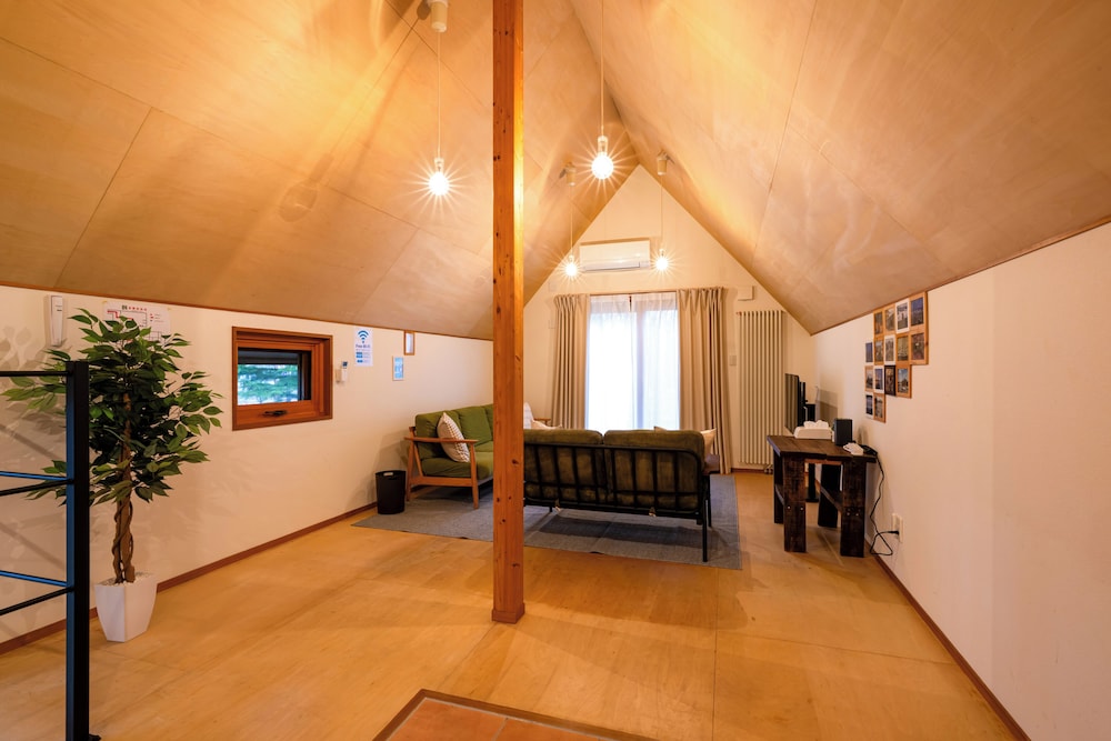 POROTO HOUSE