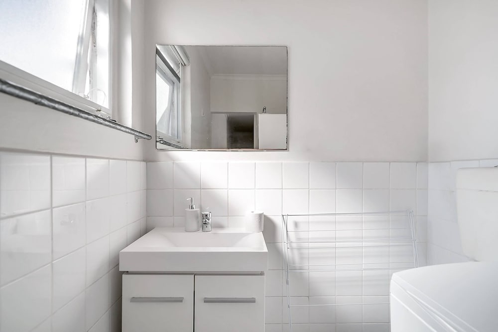 Quaint 1BD on the Doorstep of Manly Beach