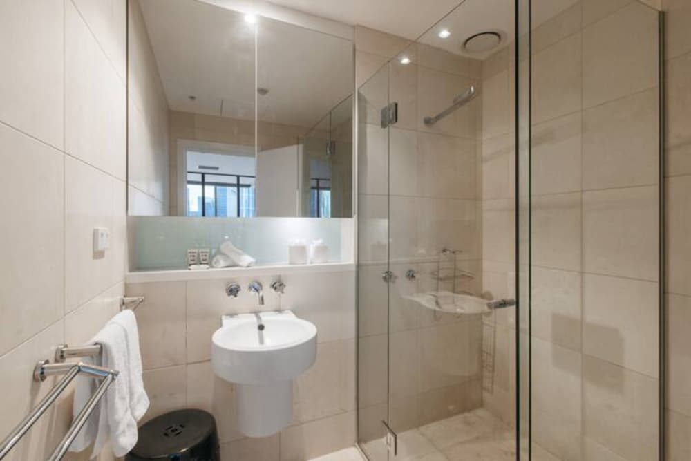 Incredible City Views in Convenient CBD Apartment