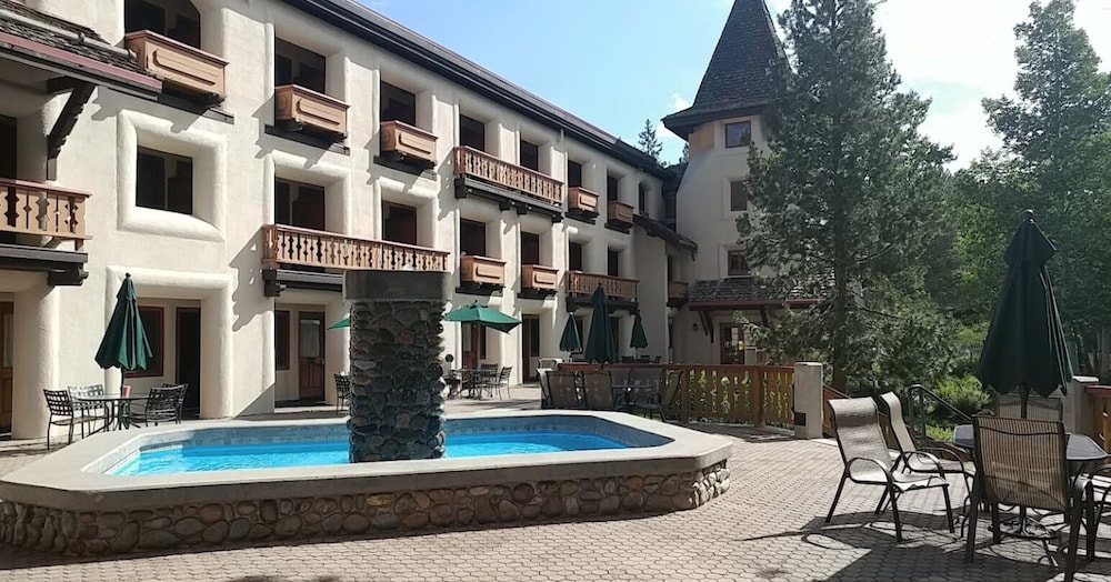 GetAways at Olympic Village Inn