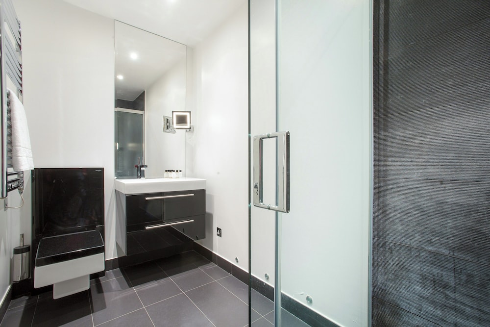 Courtfield Road II by Onefinestay