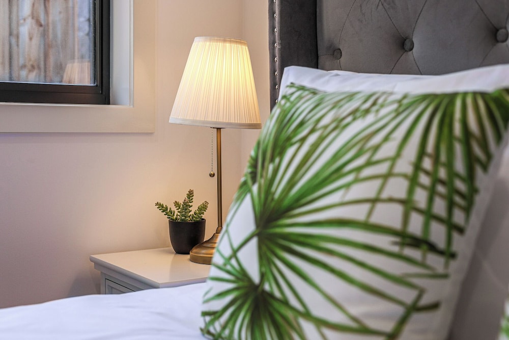 StayAU Officer Newly 5BRM Homley Villa House