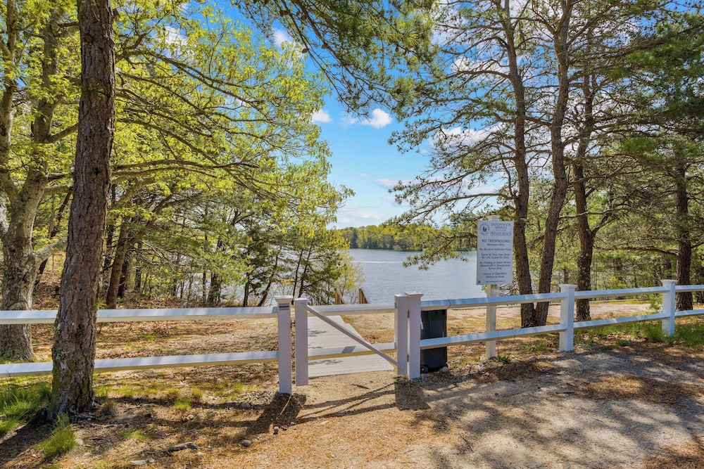 Cottage on Jenkins Pond view 4