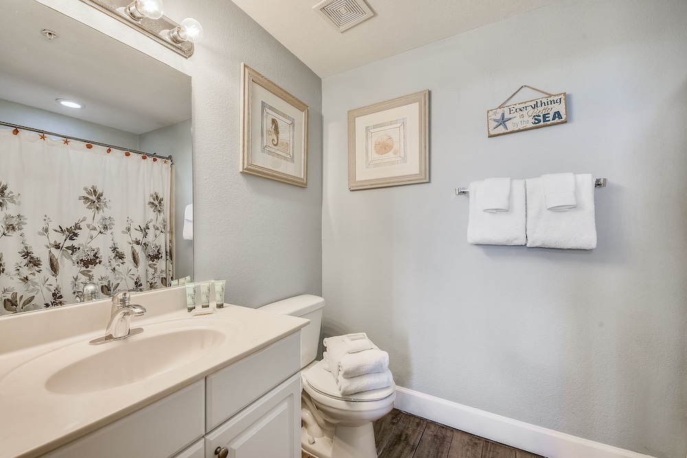 Tidewater by Book That Condo