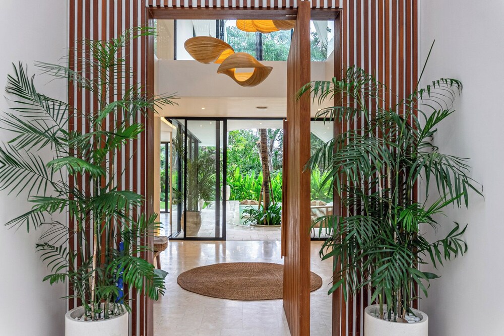 Villa Casa La Brisa by RPM