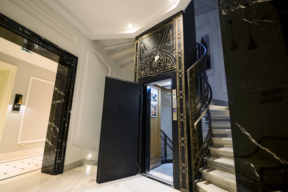 AKKA Lush Otel Taksim - Image 13