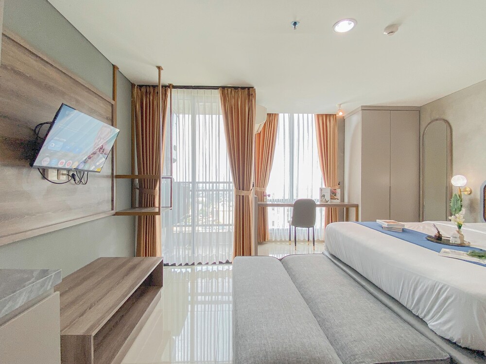 Modern Style Studio At Apartment Lrt City Bekasi