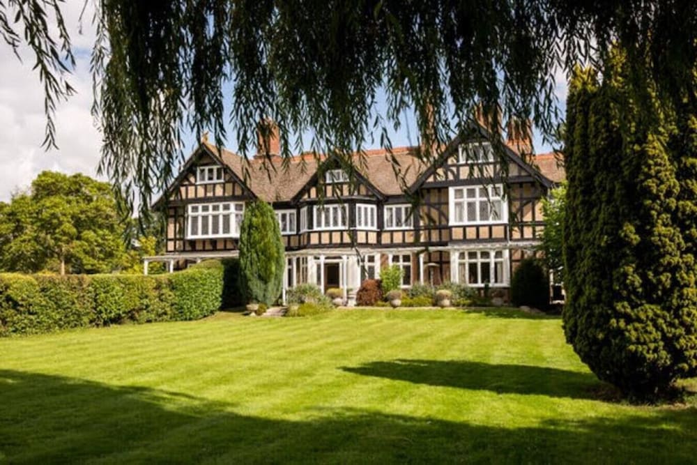 Waterfront Retreat in Hambleden view 2