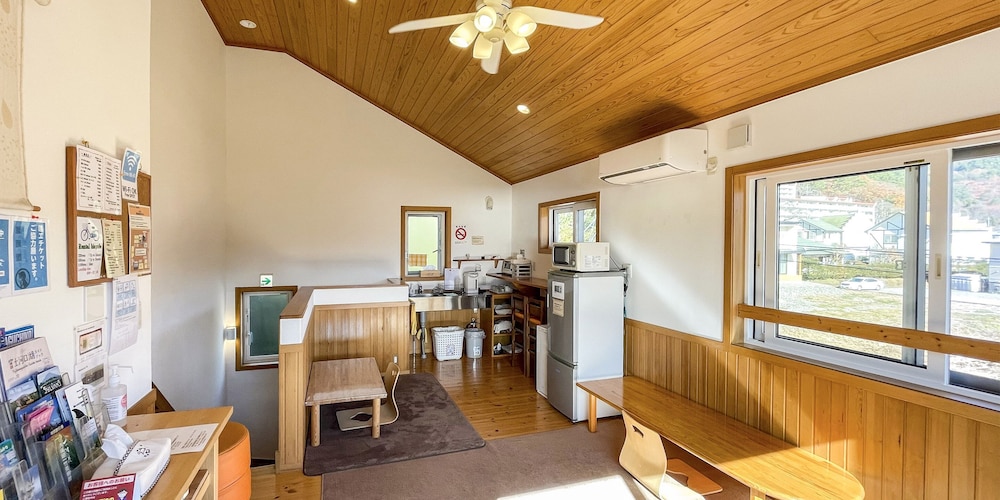 Lodge Orange Cabin