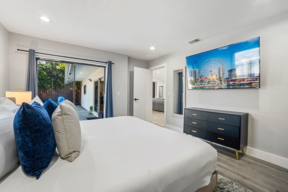 Spacious 6BR Beach Getaway w/ Heated Pool