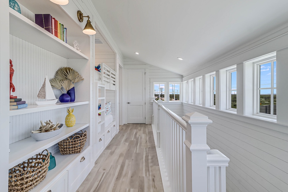The Coastal Cottage 210esc-b