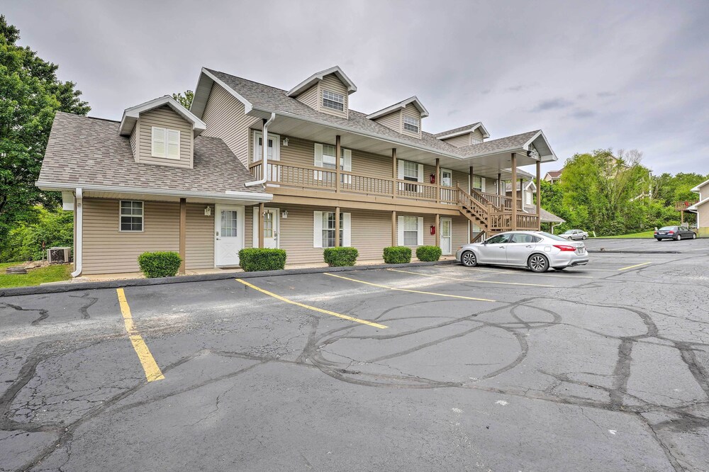 Pet-friendly Branson Studio < 3 Mi to Lake! - Property Image 2