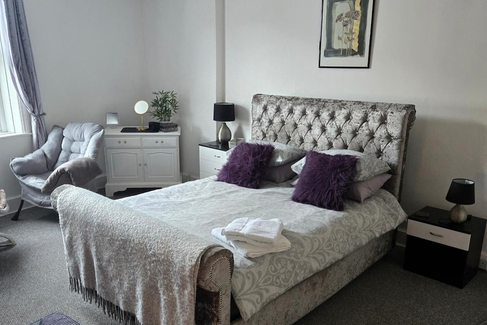 Seaview 2 Bedroom Apartment Sleeps 4