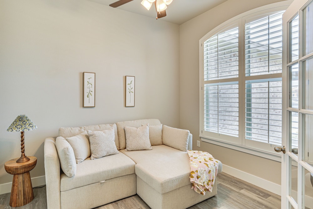 8 Mi to Texas Tech: Spacious Lubbock Home