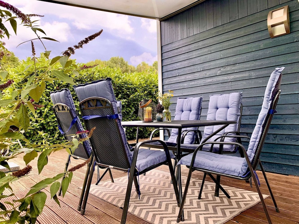 Lovely Holiday Home in Dummer Near Lake