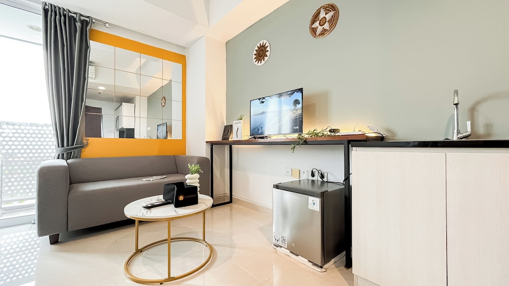 Modern And Tidy Studio Room At West Vista Apartment