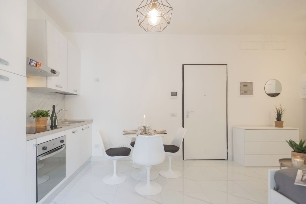 Luce Apartment by Rent all Como