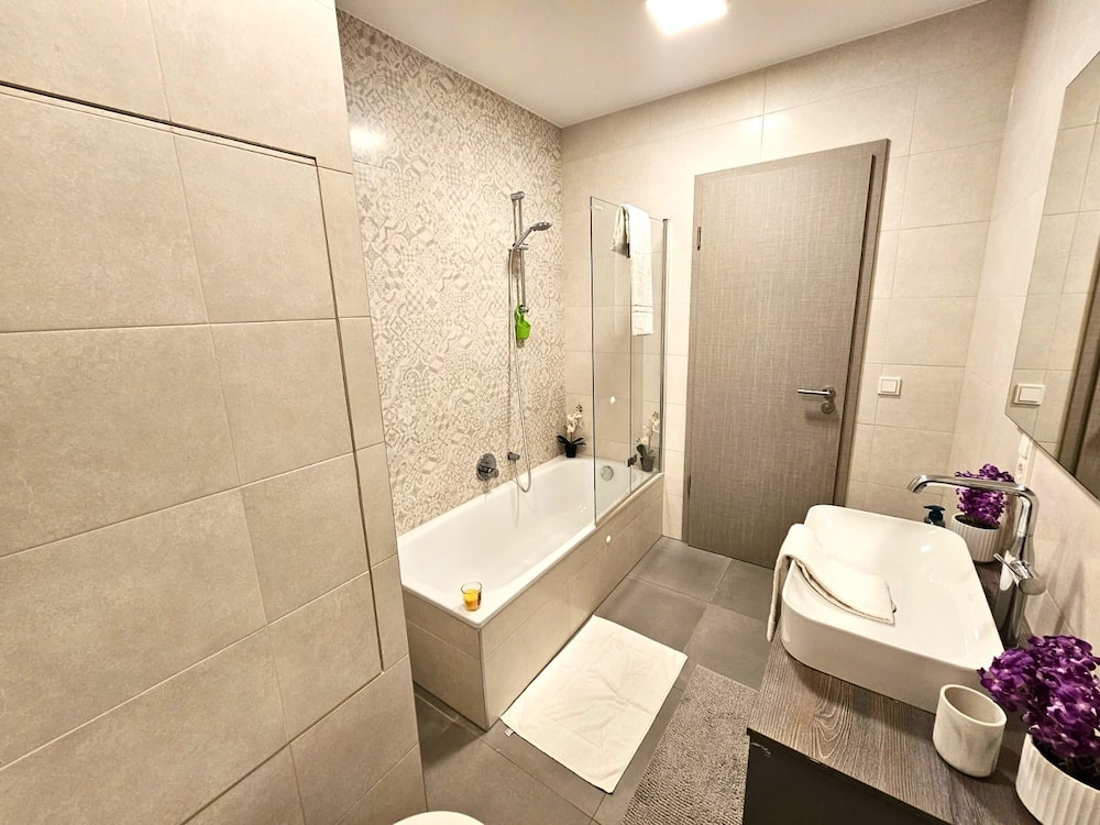 Stylish 3 BR with 2 terraces and parking