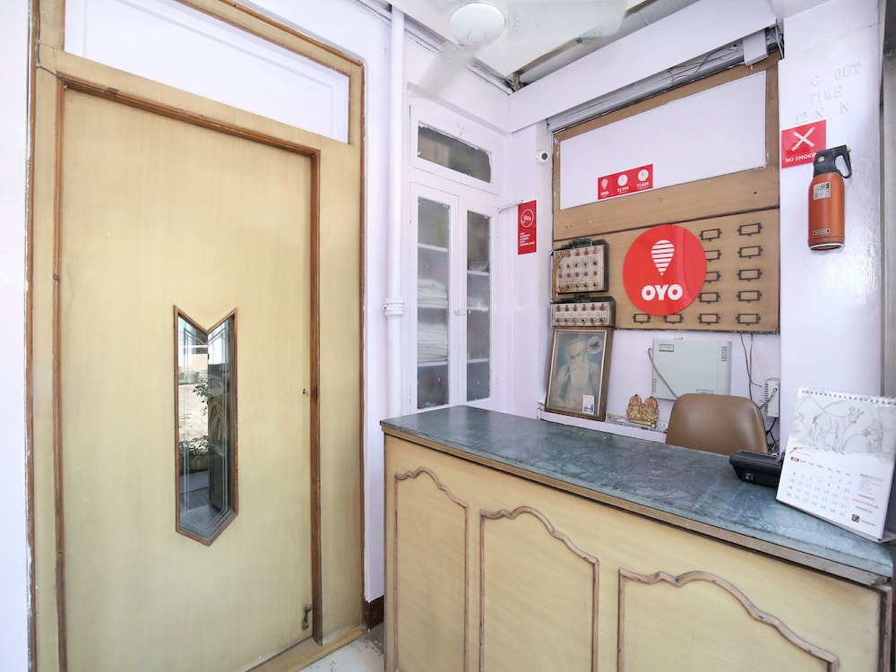 OYO 11595 Hotel Roxy