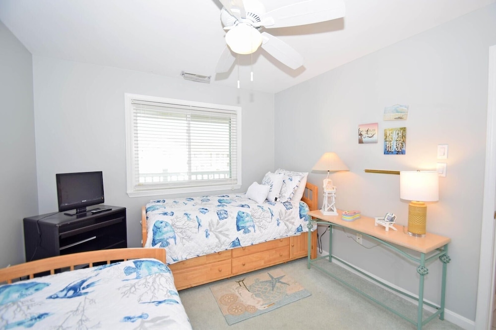 Baywatch Iii 302a 2 Bedroom Condo by RedAwning view 4