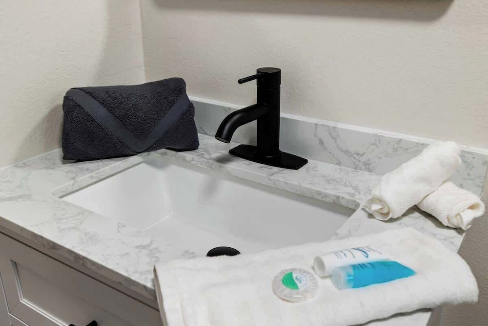 Modern 3 Bedroom, Wesley Chapel!