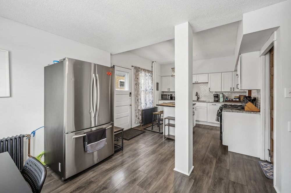 4BR 2BA Home in Charming St Paul - Sleeps 10