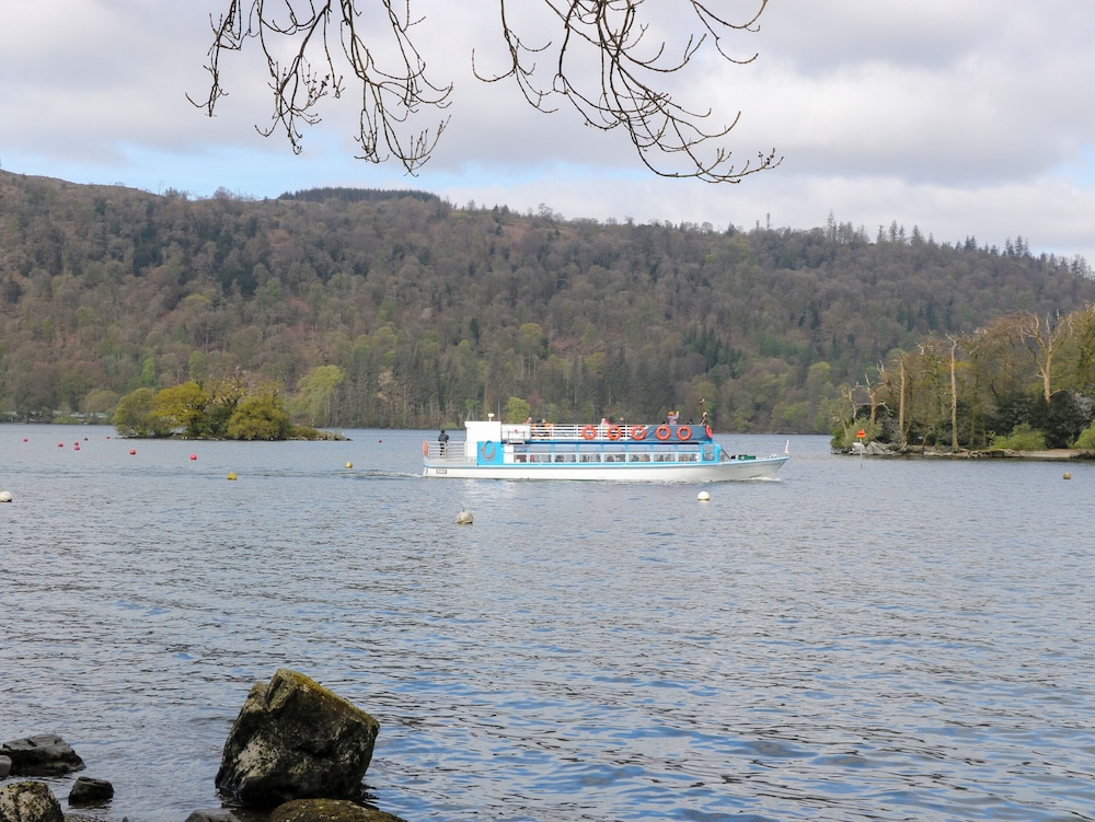 Shoreside Lodge
