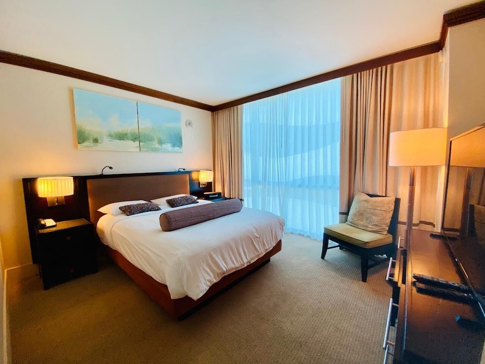Carillon Miami Beach Private Suites