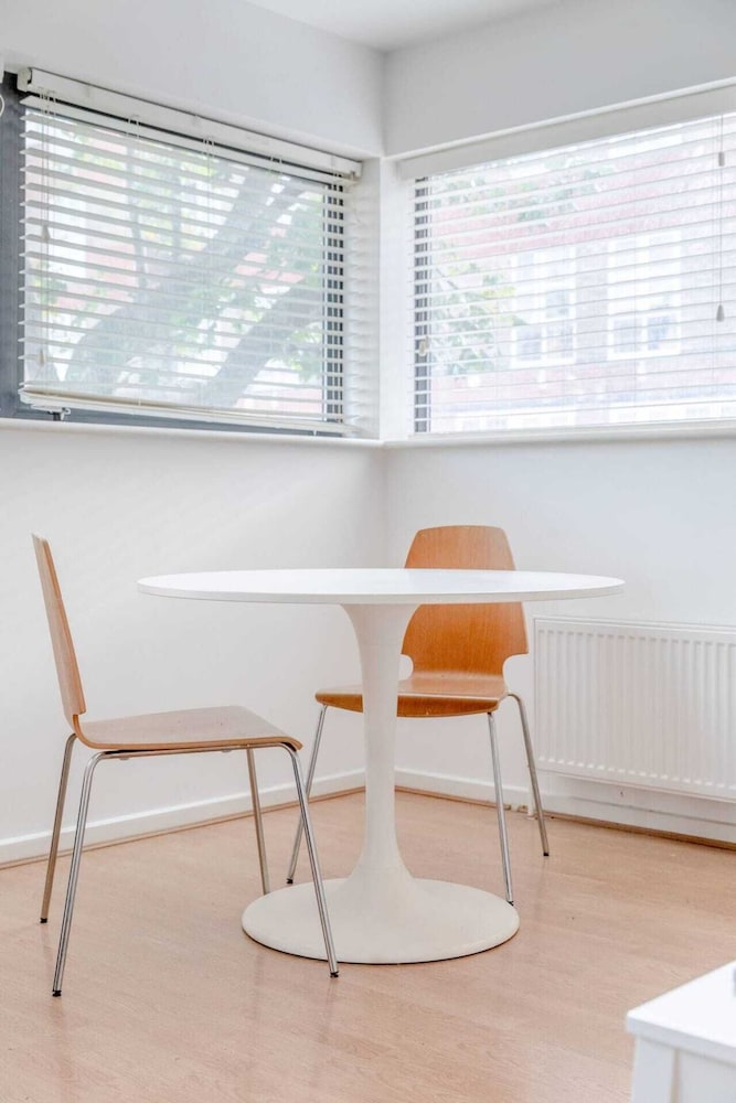 Radiant 2 Bedroom Apartment in East London