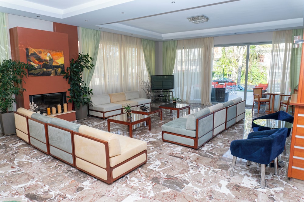 HOTEL ENA