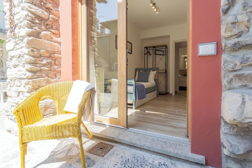 Villetta Abbazia Acqua Dolce - With Stunning Terrace by Rent all Como