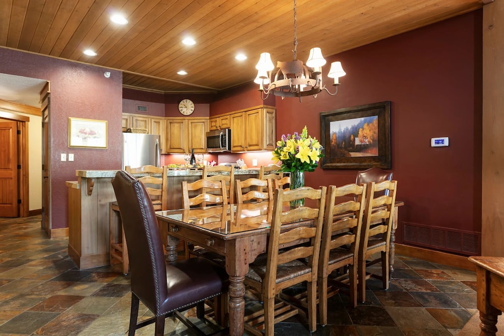 Powder Run at Deer Valley Resort - Four Bedroom Condo with Hot Tub #A32 4 Condo
