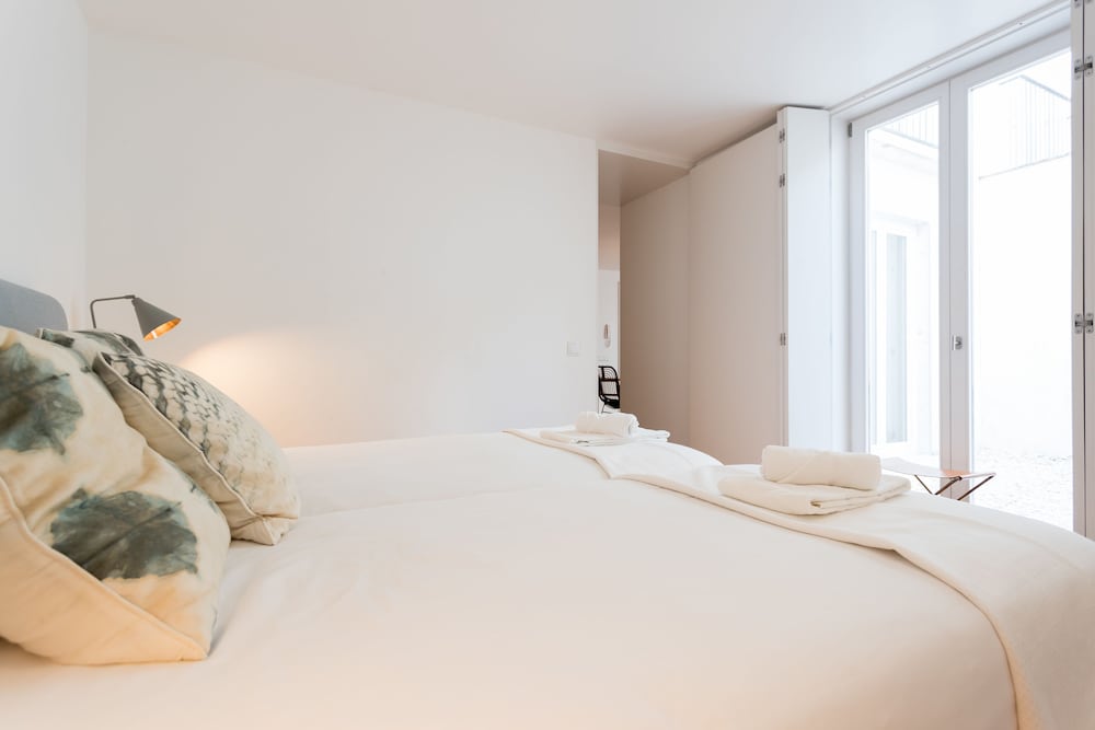 Chiado Studio and One-Bedroom Apartment - by LU Holidays