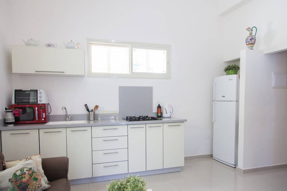 Bat Galim Simple Living by Sea N' Rent view 4