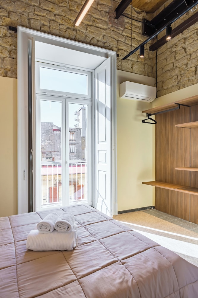 La Pinacoteca Aparthotel by NapoliApartments