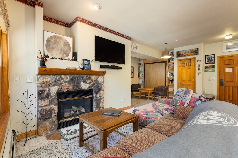 5949 Hidden River Lodge 3 Bedroom Condo by RedAwning