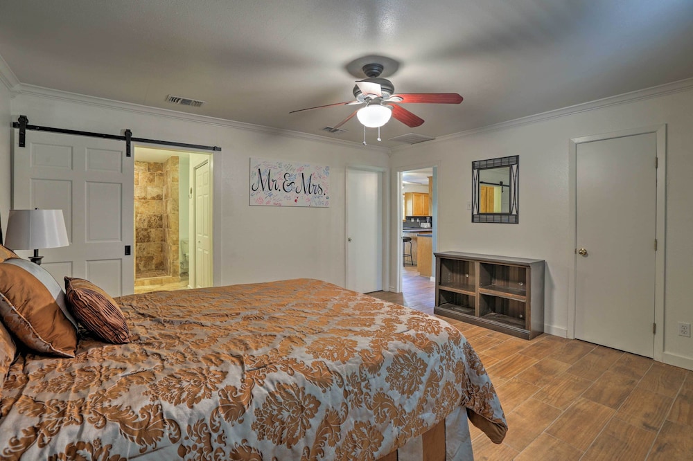 Charming Lake Retreat w/ Patio & Boat Parking! view 5