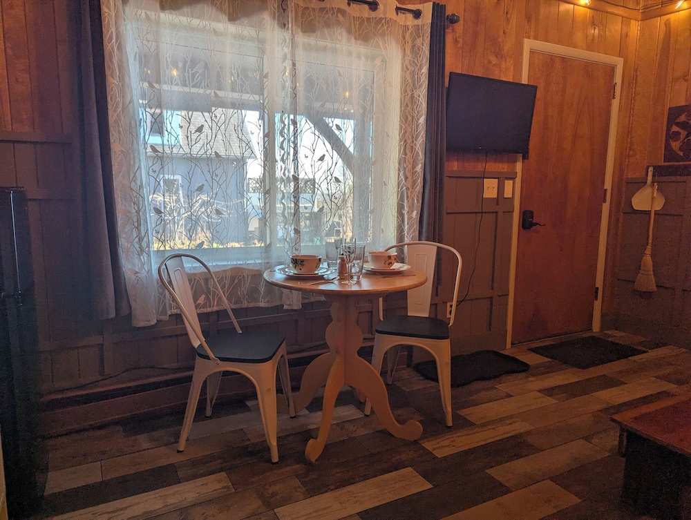 Feather Nest Inn