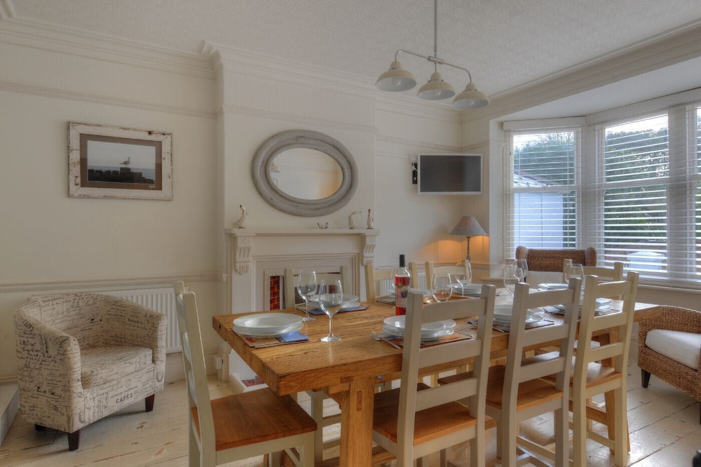 2 Hadleigh Villas