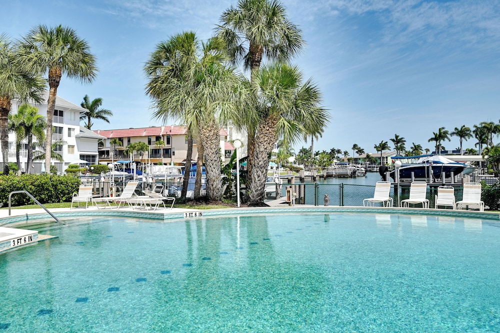 Waterfront Marco Island Condo < 1/4 Mi to Beach!