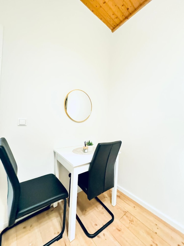 Elegant Five Bedroom Residence Alterlaa