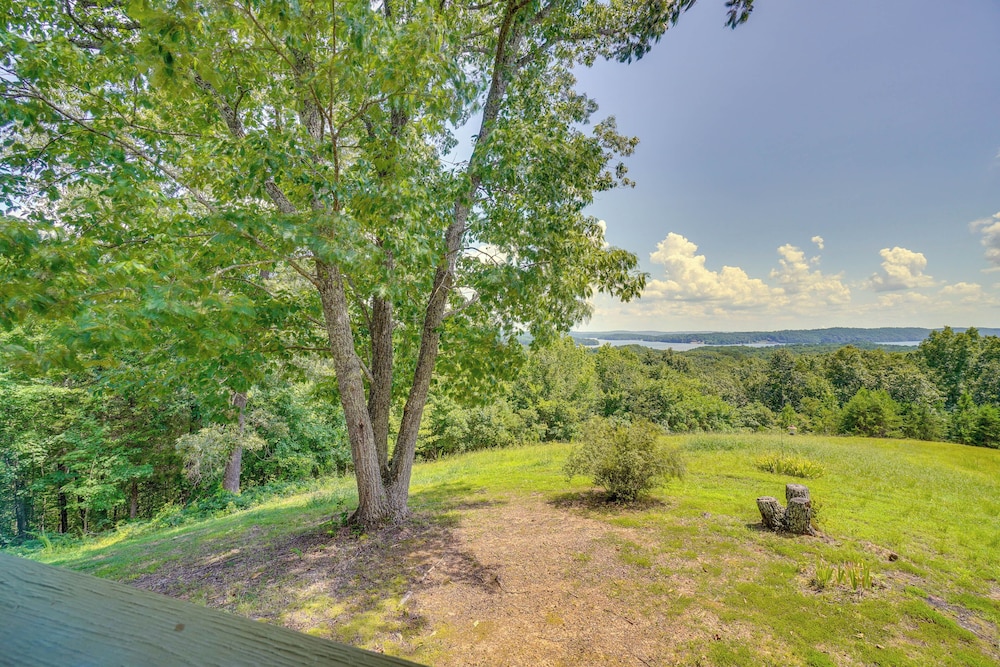 Lake & Mountain Views: Rockwood Cabin on 8 Acres