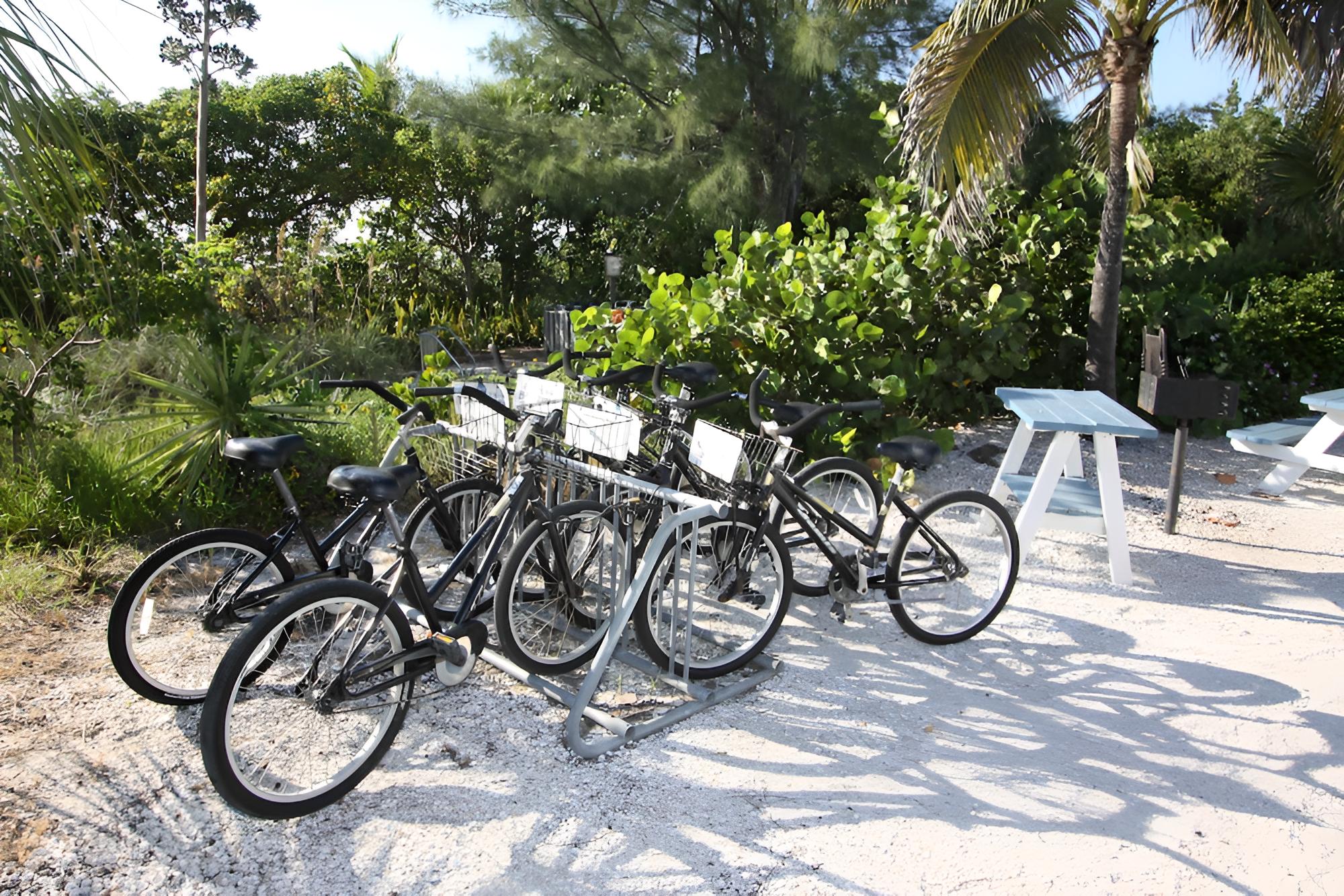 Tropical Winds Motel & Cottages