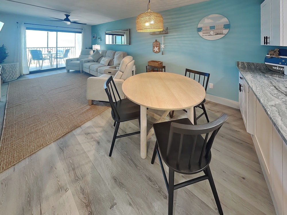 Seaside 4 by Distinctive Beach Rentals