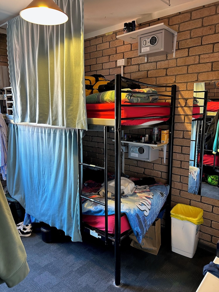 The Shiralee - Hostel
