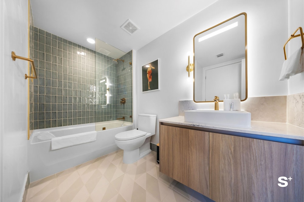 Cityscape Retreat Stylish 1BR