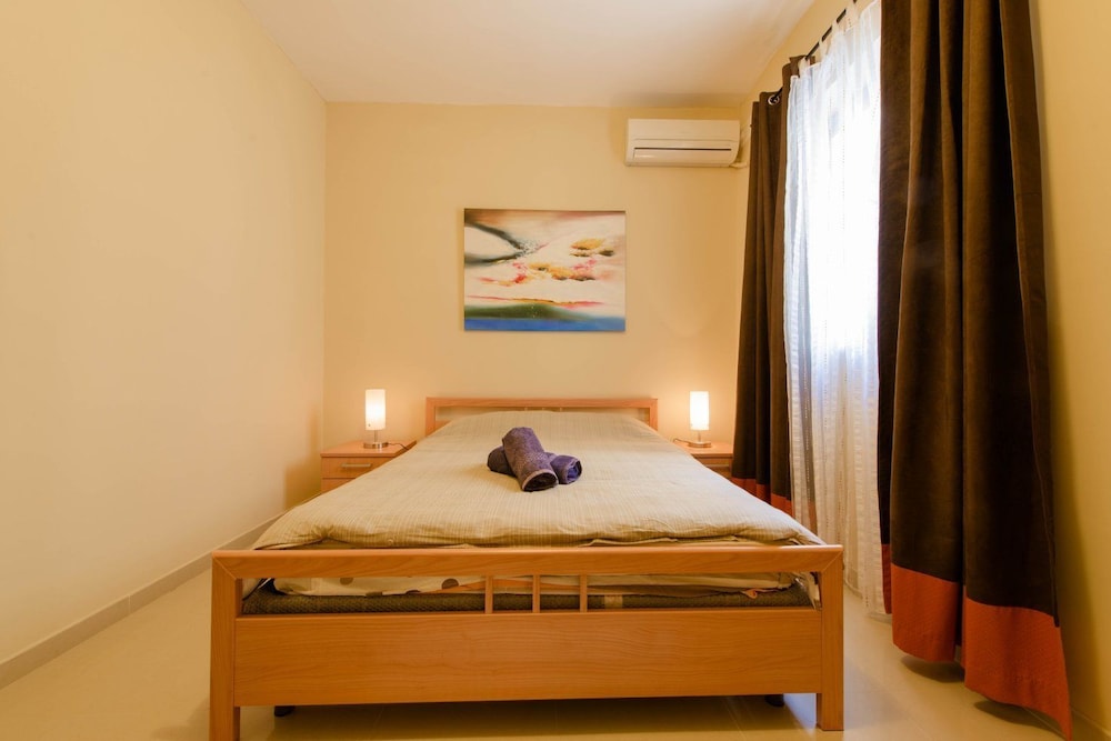 Luxury Holiday Apartment IN Qawra photo 3