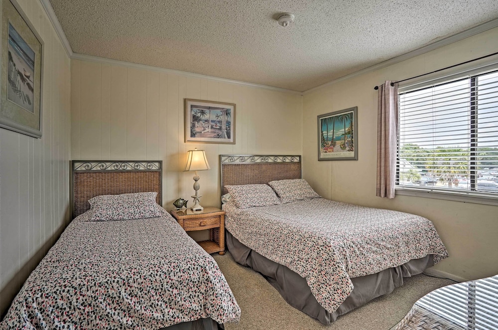 Coastal Condo With Pool Access - Walk To Beach! view 2