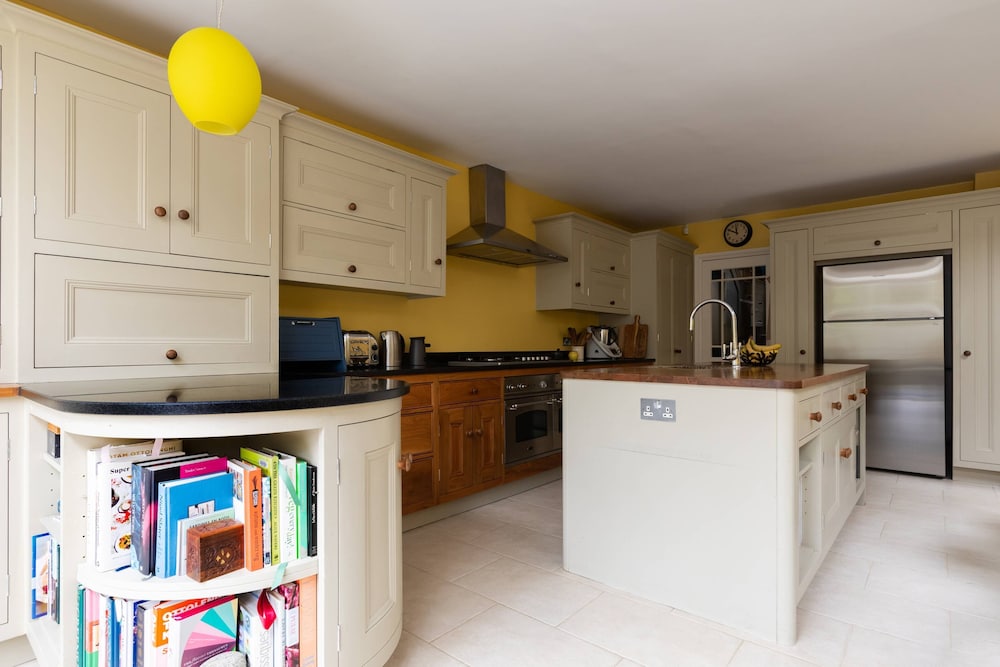 Caithness Road VI by Onefinestay