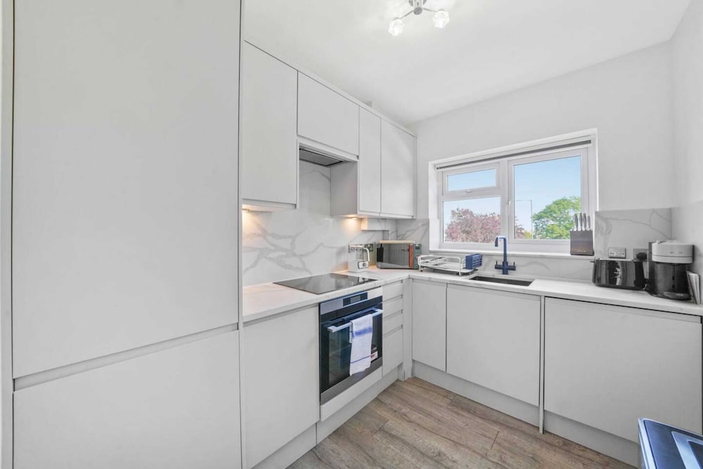 Gorgeous 3 Bedroom Duplex Apartment in West London